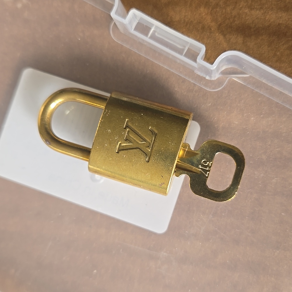 Louis Vuitton Authentic Lock & Key - Picture 14 of 16